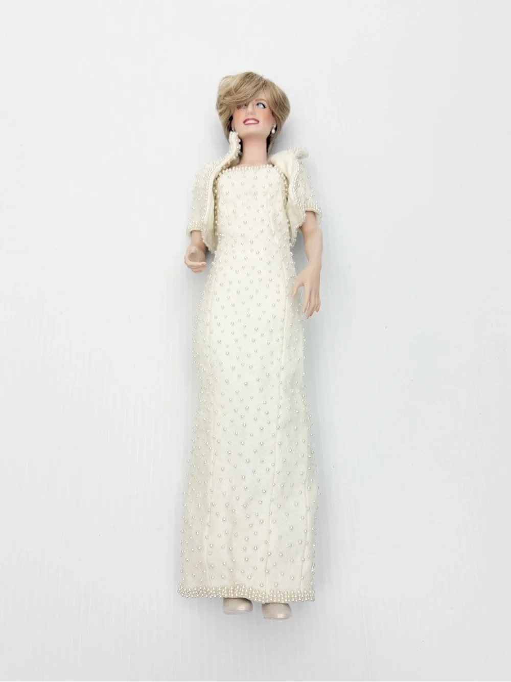 Franklin Mint Princess Diana of Wales 17 Inch Pearl Dress Figure Doll with Crown